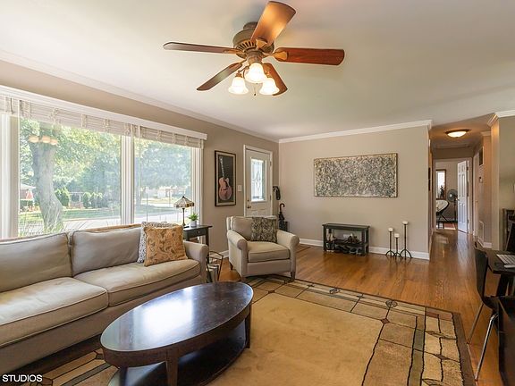 5th image of 414 Drake St