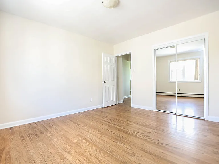 825 Corydon Ave — Photo 39