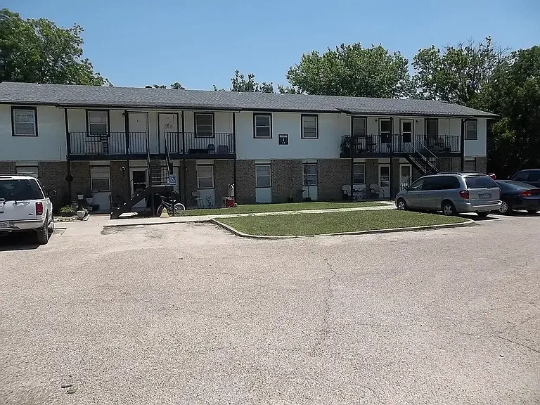 110 S Avenue M — Photo 3