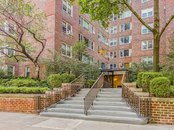 900 West 190th Street image 22 of 25