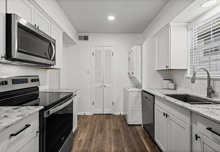 3415 Willowrun Dr #D — Photo 15