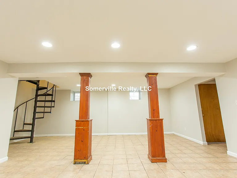 25 Ashford St #1 — Photo 11