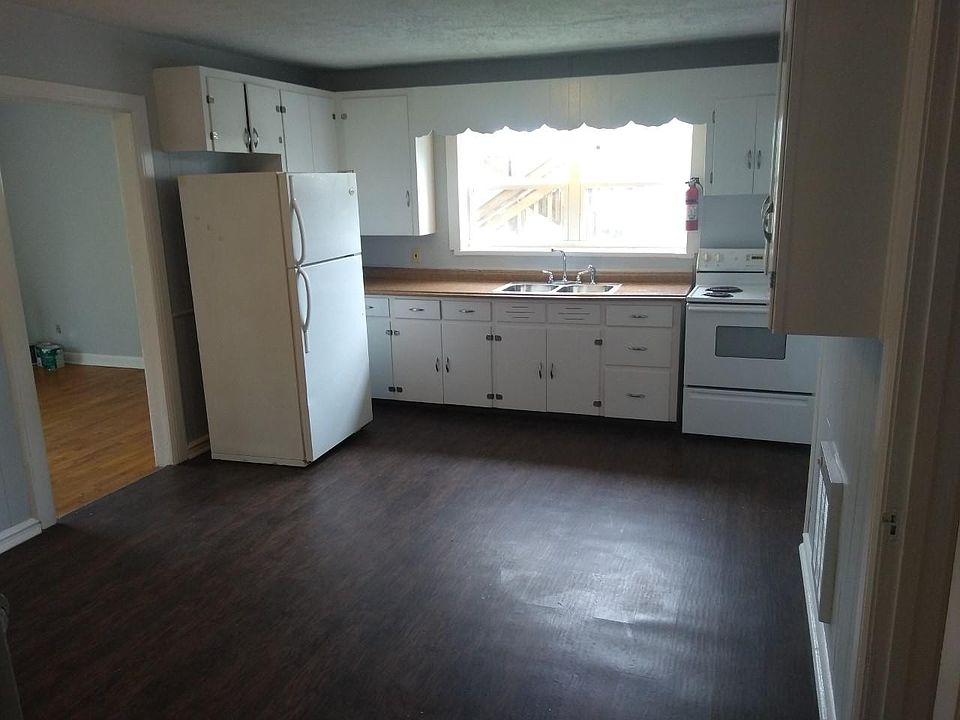 1st image of 2422 Highland Dr APT 3