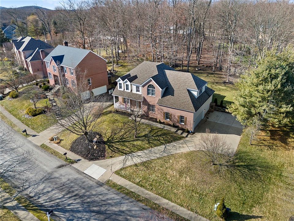 1st image of 207 Drake Cir