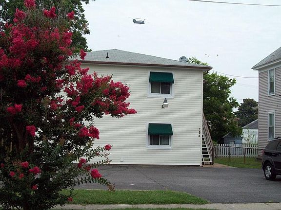 Walk to Beach & Shopping: just 4 apartments not a huge complex.