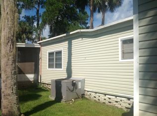 96 Country Gardens Dr, Eustis, FL 32726