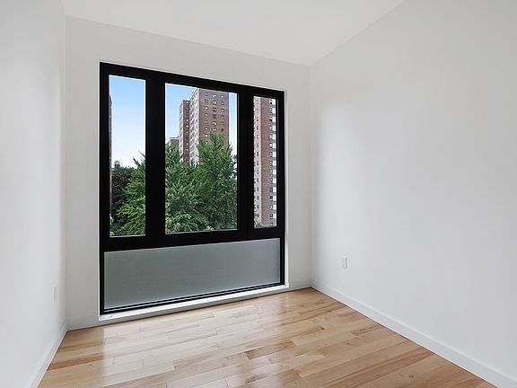 3rd image of 63 W 104th St APT 403