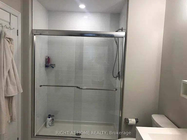 11 Willow Ln #73 — Photo 7