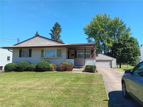 631 Gary Dr, Hubbard, OH 44425