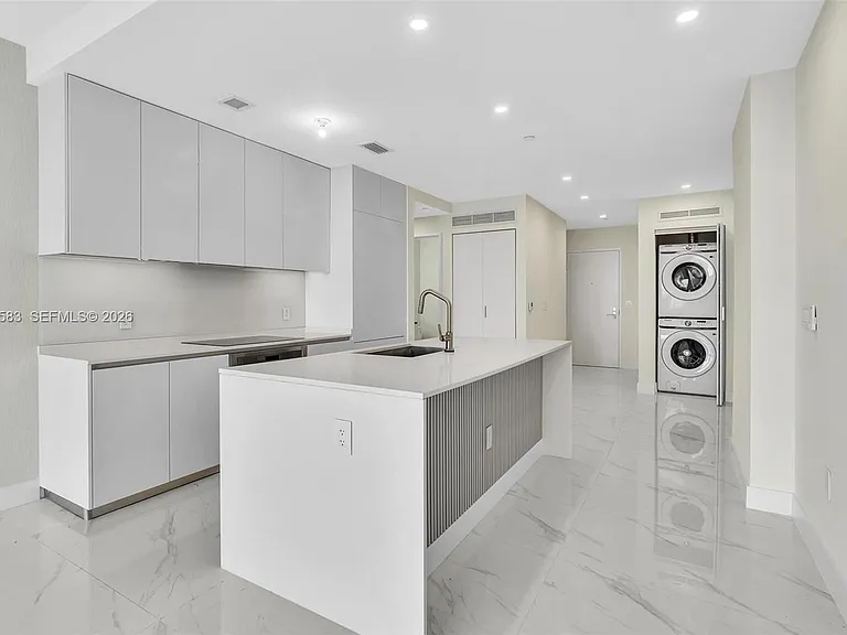 700 NE 24th St #5404 — Photo 24