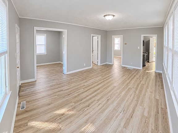 3rd image of 114 Chestnut St