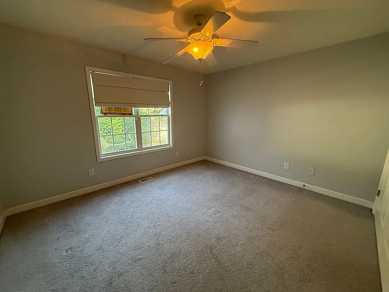 605 Westpark Ct — Photo 10
