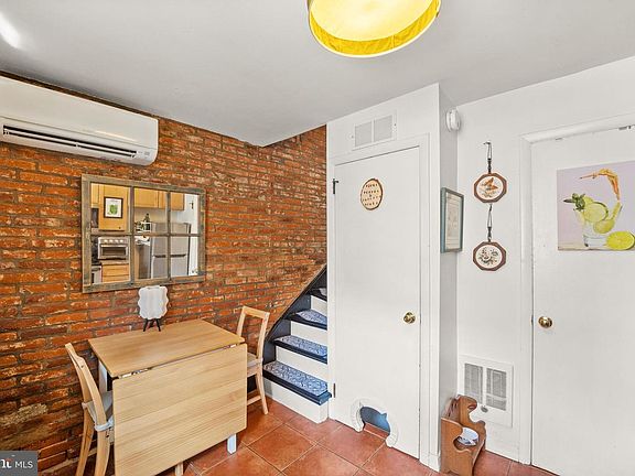 5th image of 124 Catharine St Rear D