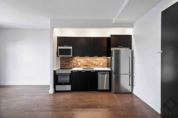 Rented by ERNY LLC | media 32