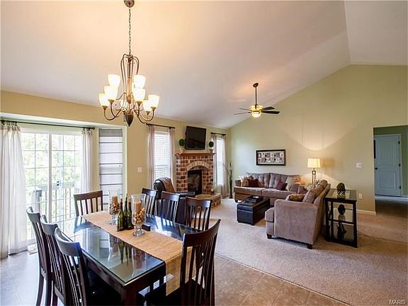 4th image of 817 Oxford Ct