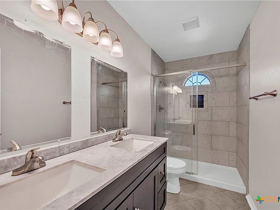 3rd image of 2703 Larkspur Dr