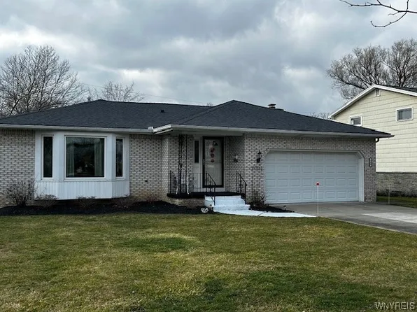 246 Willow Green Dr, Amherst, NY 14228