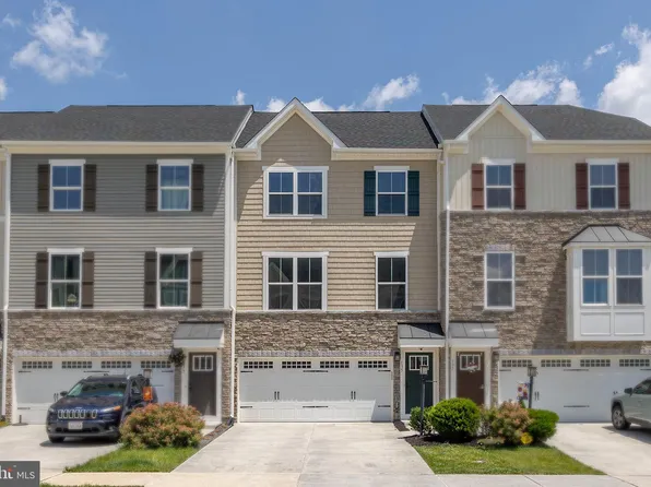 135 Burkwood Ter, Lake Frederick, VA 22630