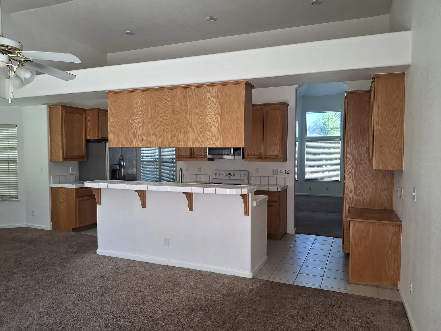 3 bed, 1968 sqft, $2,500 — Photo 3