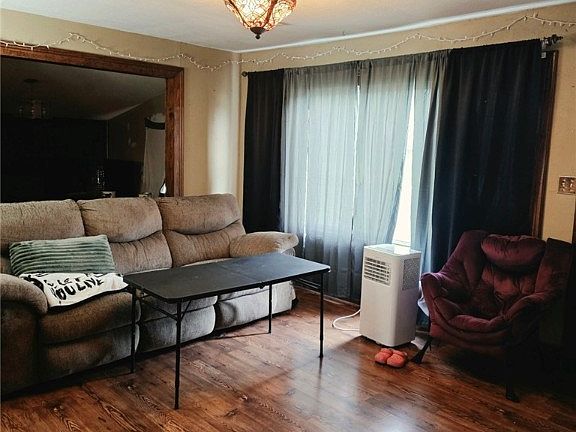 5th image of 107 N Montgomery St