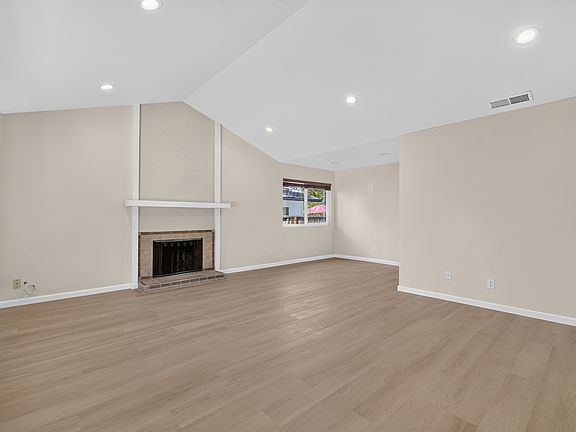 4th image of 192 S Bernardo Ave