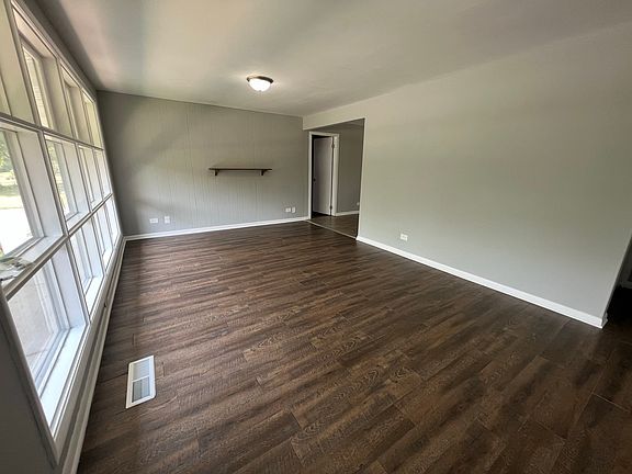 5th image of 18761 Loretto Ln