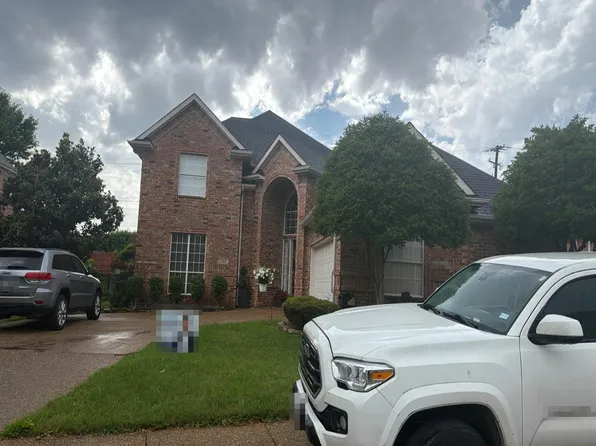 752 Village Green Dr, Desoto, TX 75115