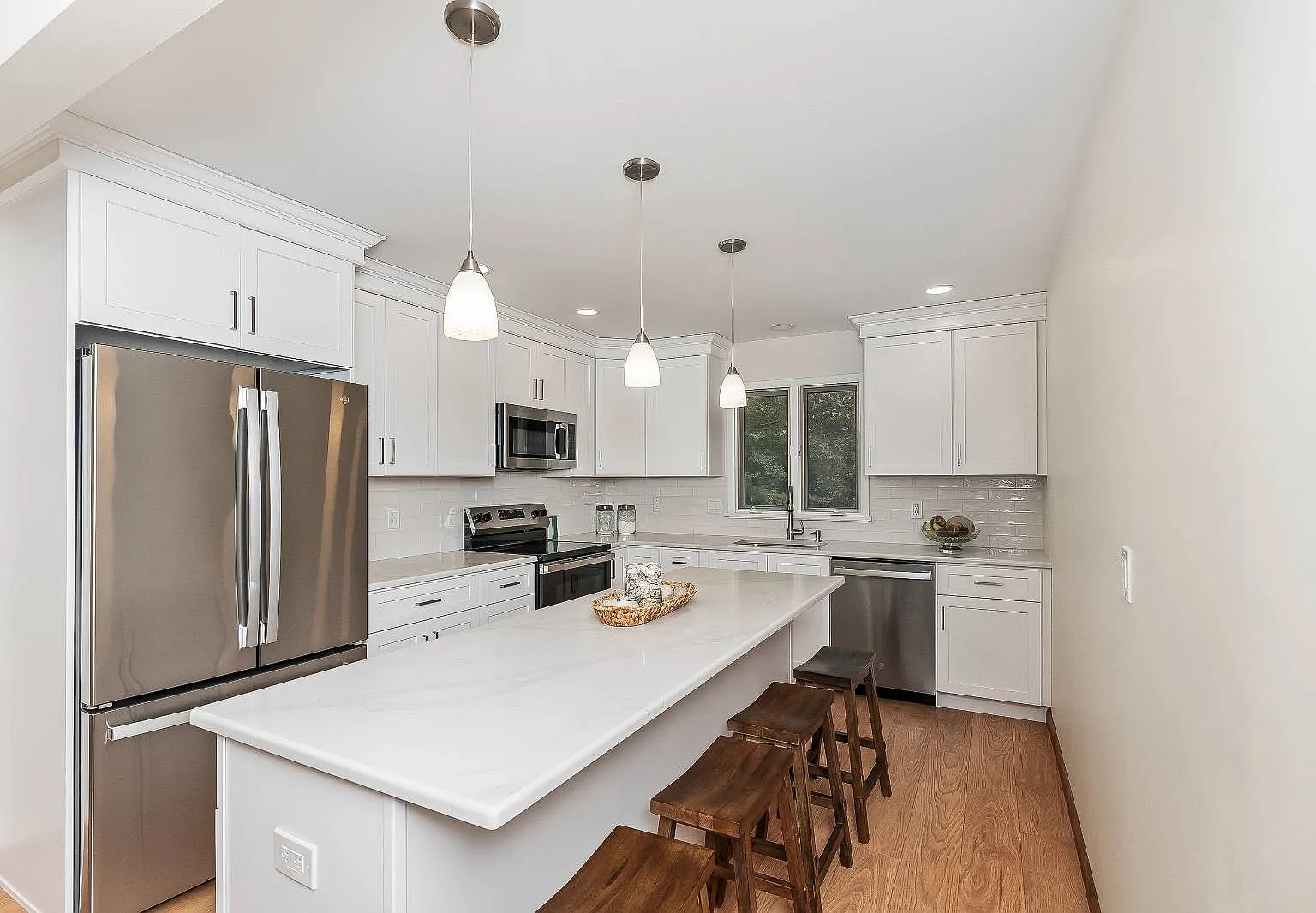 2 bed, 1.5 bath, $2,100 — Photo 4