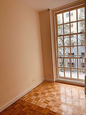 5th image of 517 E 77th St APT 3C
