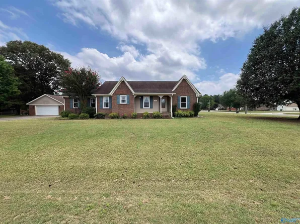 131 Canopy Rd, Hazel Green, AL 35750