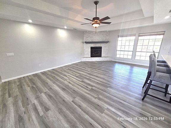 3rd image of 4722 W La Vida Ave