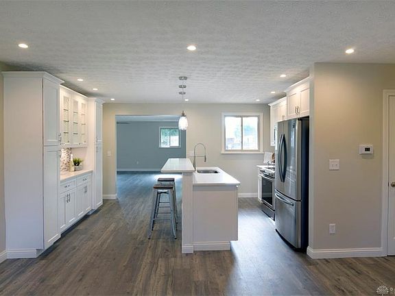 5th image of 1727 Gayhart Dr