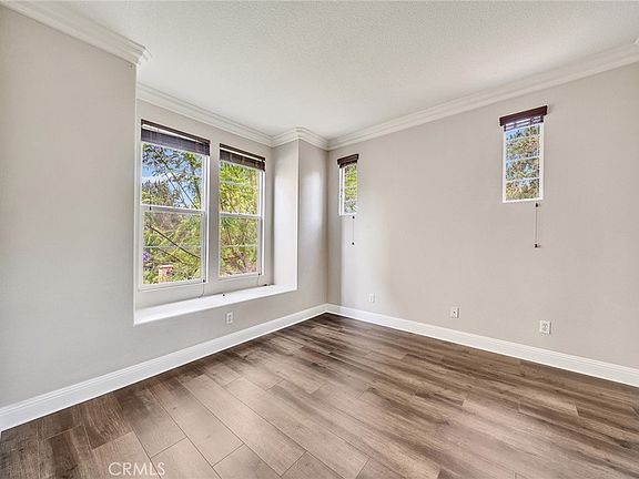 3rd image of 329 Tall Oak