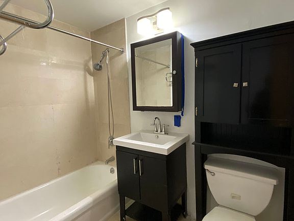 3rd image of 530 W 47th St #5DD