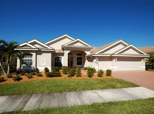 2876 Grazeland Dr, Sarasota, FL 34240