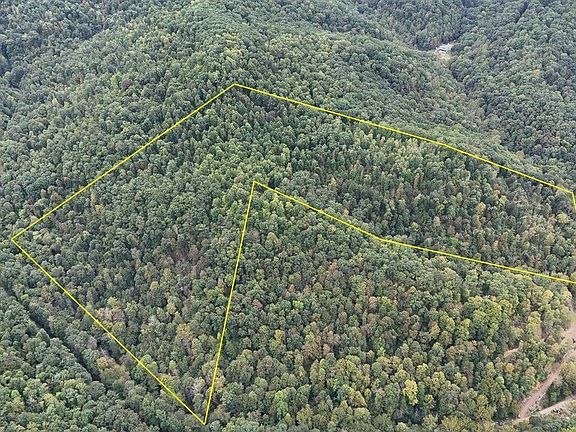 2nd image of 996 Bear Creek Rd