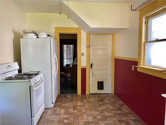 5th image of 1026 W 31st St