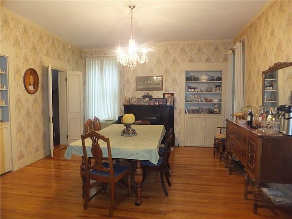 4th image of 332 N Franklin St