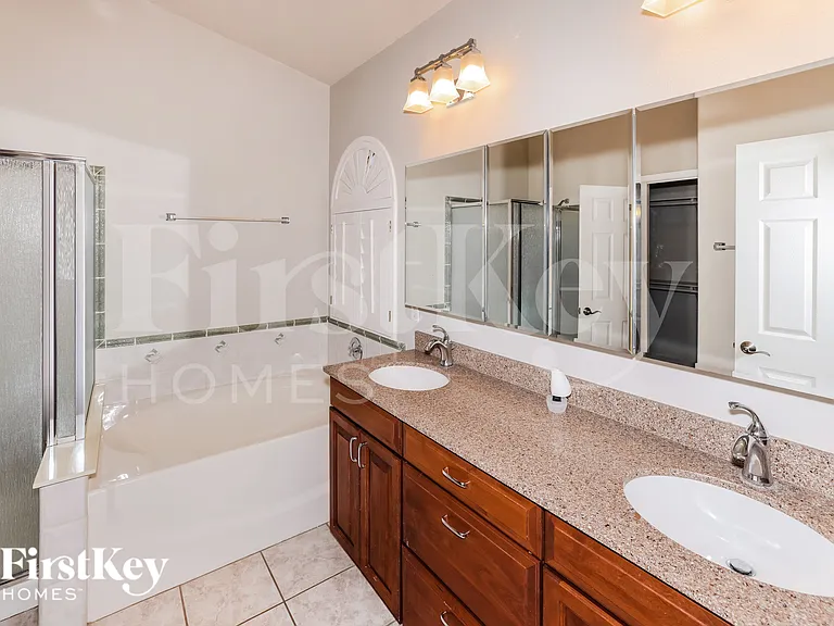 1102 W Monte Cristo Ave — Photo 10