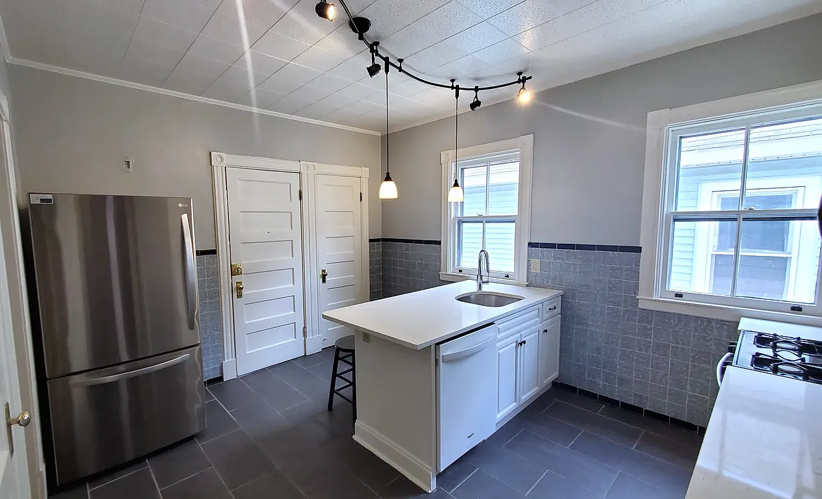 Building Photo - 449 Hamilton St #2