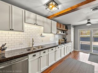 26388 Franklin Pointe Dr, Southfield, MI