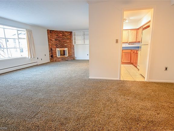 5th image of 3 Meadowlawn Dr Unit 20