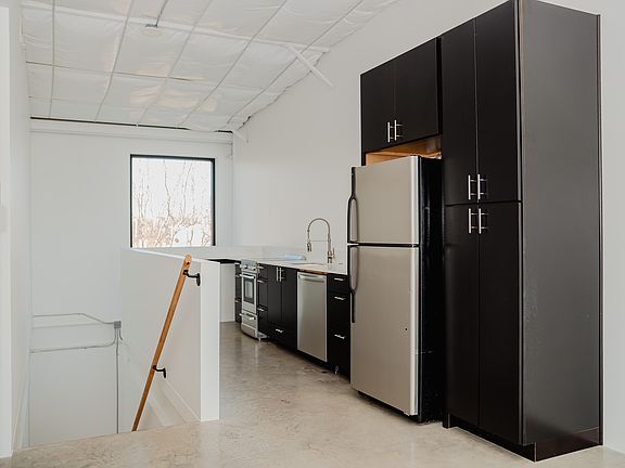 5th image of 4707 Algiers St #102
