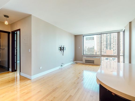 5th image of 111 W 67th St APT 32B