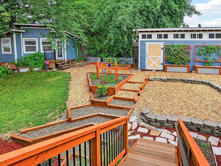 248 NW Ash St — Photo 19