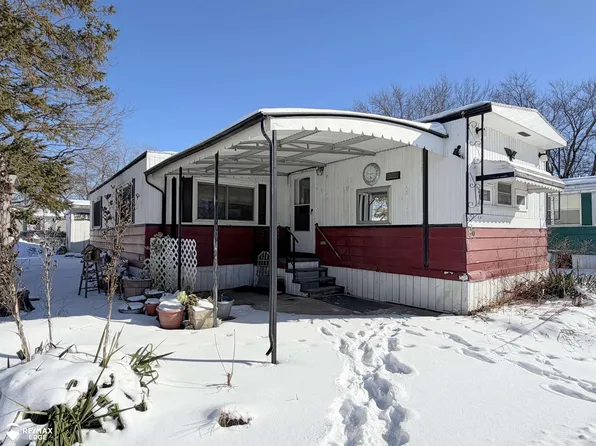 76 Mallard Dr, Swartz Creek, MI 48473