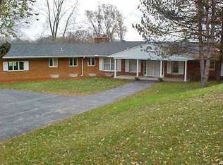 1901 S Garner Rd, Milford, MI 48380