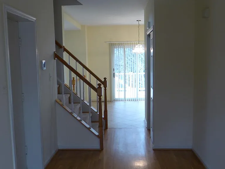 10008 Manor Pl — Photo 5