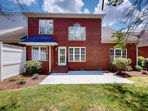 3rd image of 109 Overbriar Dr NW