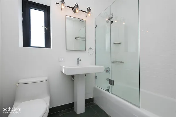 Rented by Sotheby's International Realty | media 22